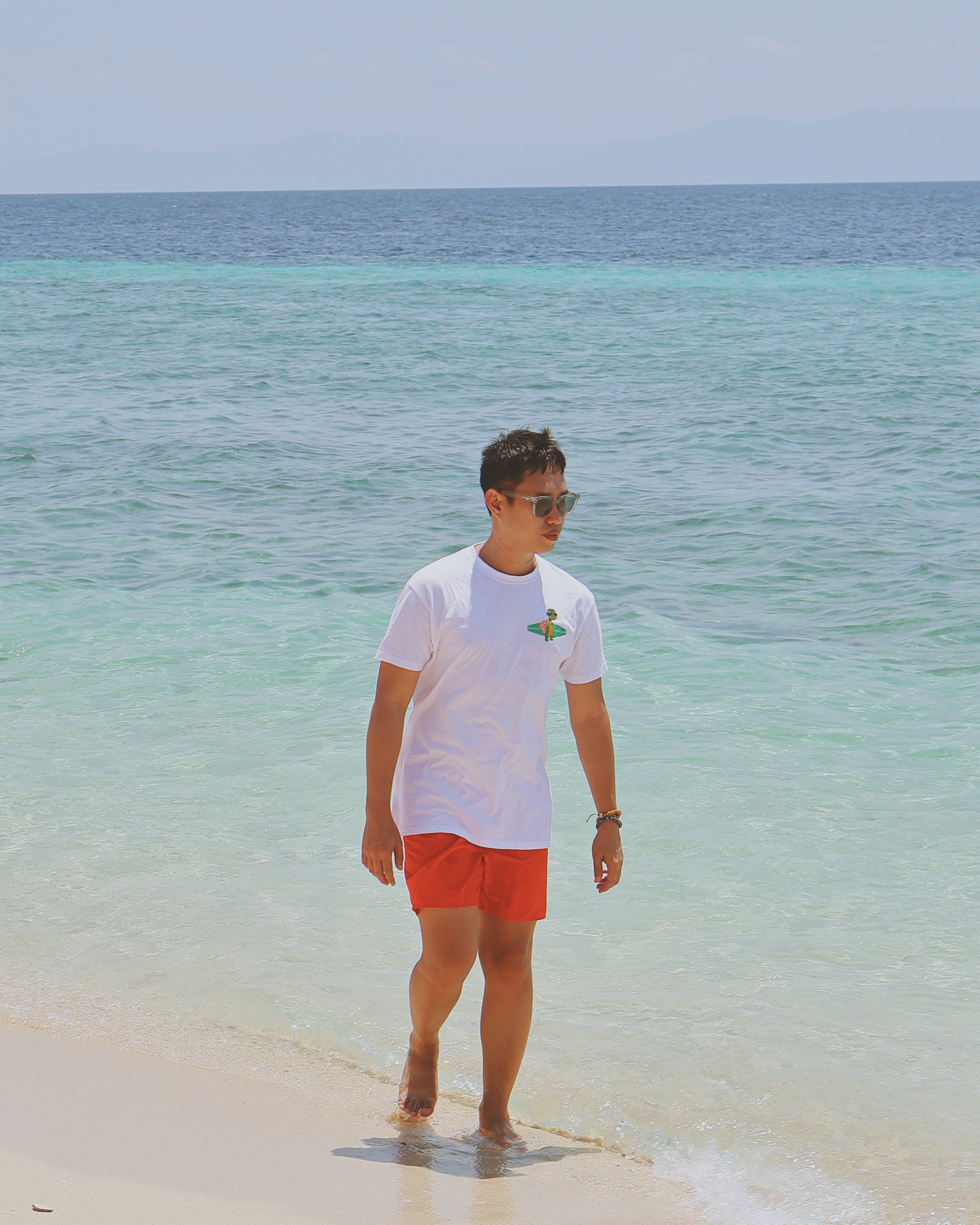 Statement Tee – Catch Waves, Not Feelings